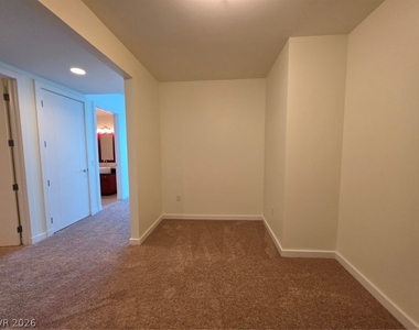 4525 Dean Martin Drive - Photo Thumbnail 23