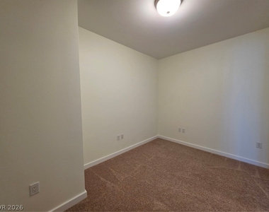4525 Dean Martin Drive - Photo Thumbnail 18