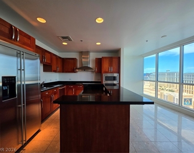 4525 Dean Martin Drive - Photo Thumbnail 10