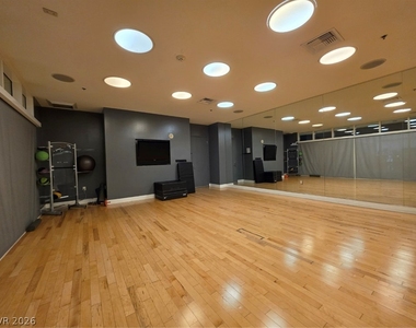4525 Dean Martin Drive - Photo Thumbnail 54