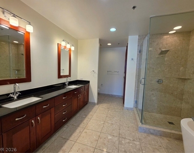 4525 Dean Martin Drive - Photo Thumbnail 45