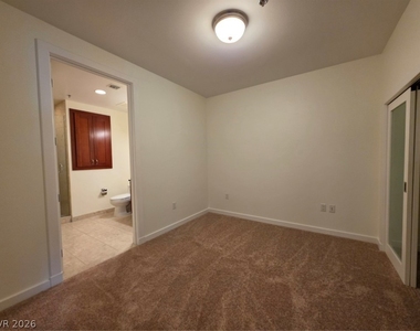 4525 Dean Martin Drive - Photo Thumbnail 24