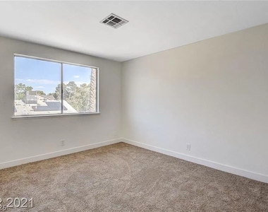 3554 El Camino Road - Photo Thumbnail 15