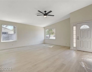 3554 El Camino Road - Photo Thumbnail 2
