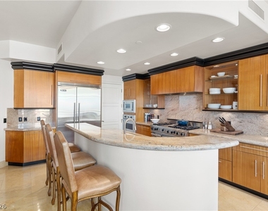 9103 Alta Drive - Photo Thumbnail 7