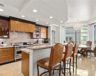 9103 Alta Drive - Photo Thumbnail 6