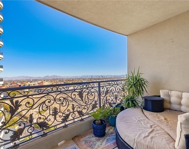 9103 Alta Drive - Photo Thumbnail 12