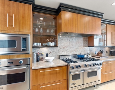 9103 Alta Drive - Photo Thumbnail 8