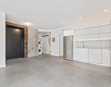 651 New York Avenue - Photo Thumbnail 1
