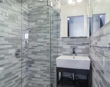 124 Ridge Street - Photo Thumbnail 6