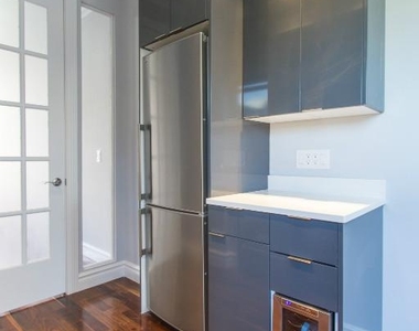 124 Ridge Street - Photo Thumbnail 5