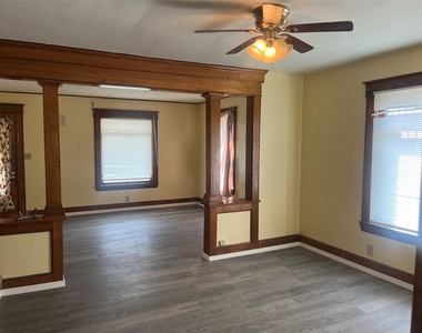 208 S Liberty Avenue - Photo Thumbnail 2