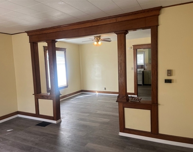 208 S Liberty Avenue - Photo Thumbnail 3