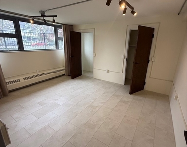 130 Linwood Avenue - Photo Thumbnail 8