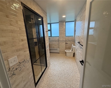 130 Linwood Avenue - Photo Thumbnail 4