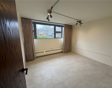 130 Linwood Avenue - Photo Thumbnail 5