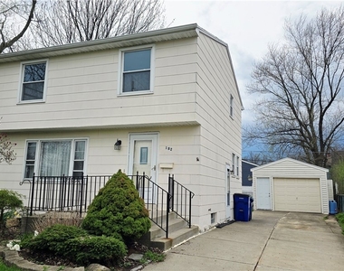 182 Woodcrest Drive - Photo Thumbnail 1
