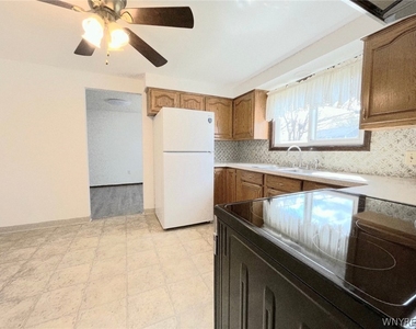 182 Woodcrest Drive - Photo Thumbnail 9