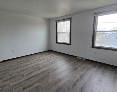 182 Woodcrest Drive - Photo Thumbnail 18