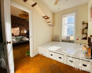 111 Saint Johns Place - Photo Thumbnail 6