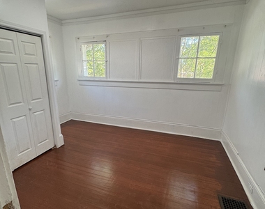 415 Hopkins Street Sw - Photo Thumbnail 1