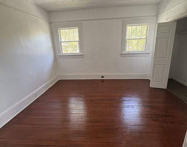 415 Hopkins Street Sw - Photo Thumbnail 4