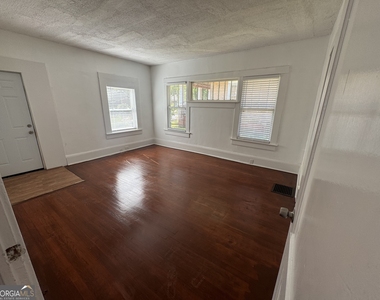 415 Hopkins Street Sw - Photo Thumbnail 8