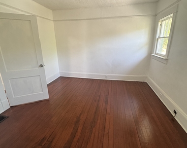 415 Hopkins Street Sw - Photo Thumbnail 10
