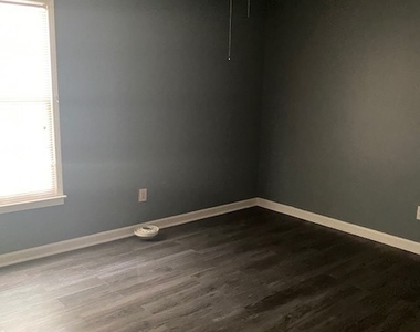 145 Belle Drive - Photo Thumbnail 1