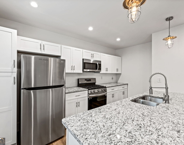 636 Francis Place Nw - Photo Thumbnail 9