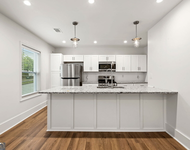 636 Francis Place Nw - Photo Thumbnail 8