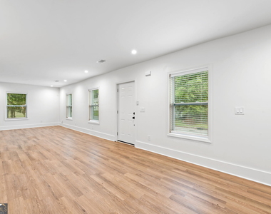 636 Francis Place Nw - Photo Thumbnail 5