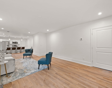 636 Francis Place Nw - Photo Thumbnail 6