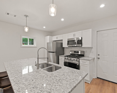 636 Francis Place Nw - Photo Thumbnail 13