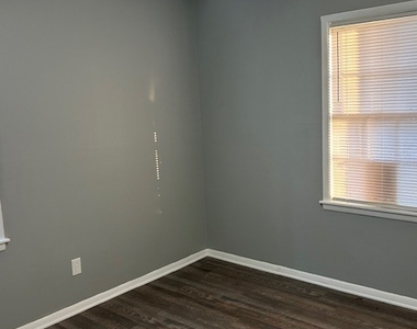 499 Oak Way - Photo Thumbnail 12