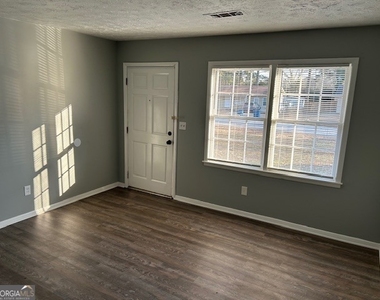 499 Oak Way - Photo Thumbnail 6