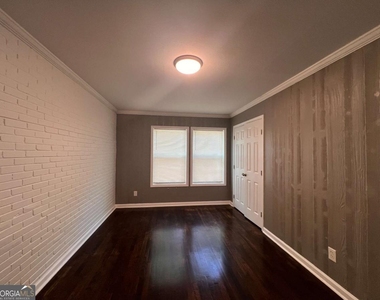 1947 Kenwood Place Se - Photo Thumbnail 24
