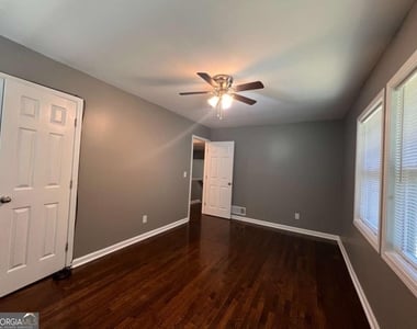 1947 Kenwood Place Se - Photo Thumbnail 15