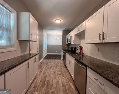 1947 Kenwood Place Se - Photo Thumbnail 7