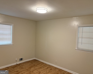407 A Fayetteville Road - Photo Thumbnail 9