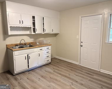 407 A Fayetteville Road - Photo Thumbnail 3