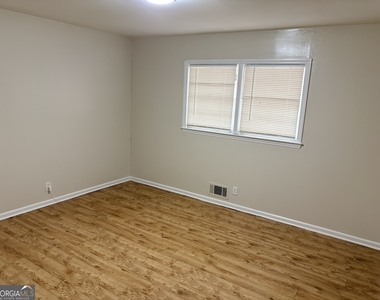 407 A Fayetteville Road - Photo Thumbnail 7