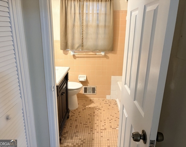 407 A Fayetteville Road - Photo Thumbnail 6