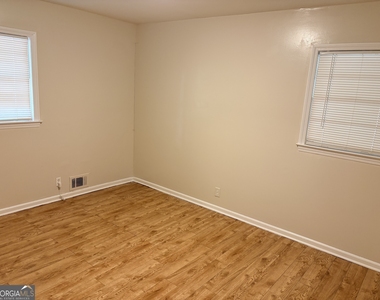 407 A Fayetteville Road - Photo Thumbnail 8