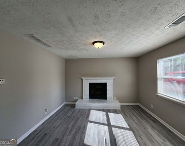 1653 Pinedale Circle Nw - Photo Thumbnail 2
