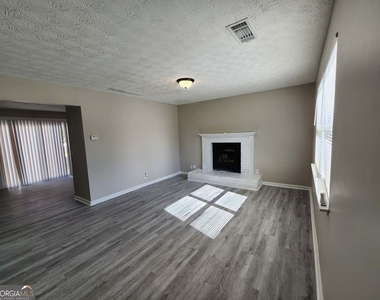 1653 Pinedale Circle Nw - Photo Thumbnail 1
