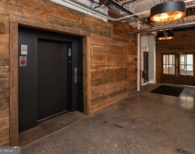 200-r Barrett Street - Photo Thumbnail 8