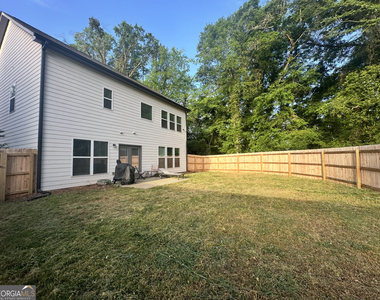 798 Gordon Street - Photo Thumbnail 3