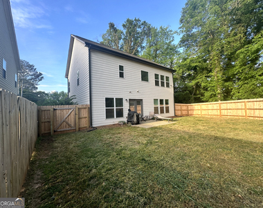 798 Gordon Street - Photo Thumbnail 4