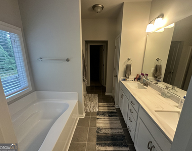 798 Gordon Street - Photo Thumbnail 14